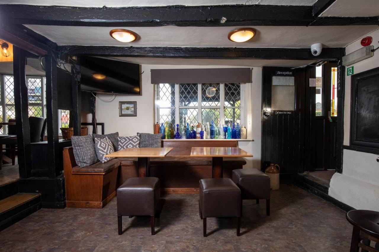 The Cock Inn Hotel Sheering  Esterno foto