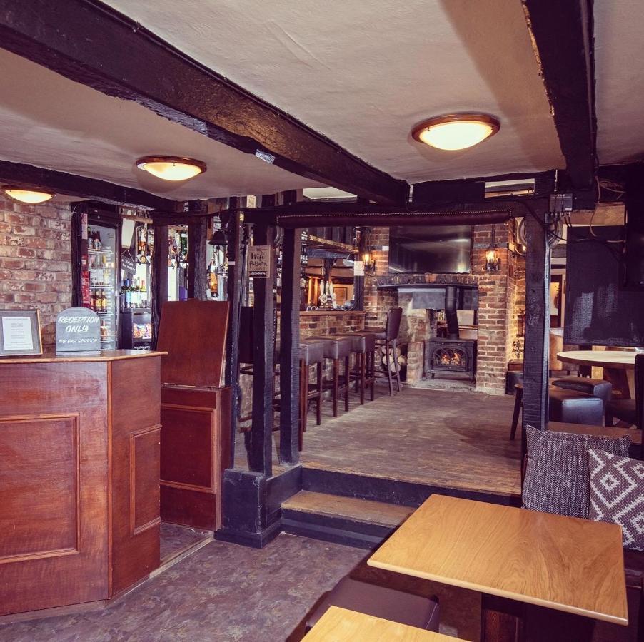 The Cock Inn Hotel Sheering  Esterno foto