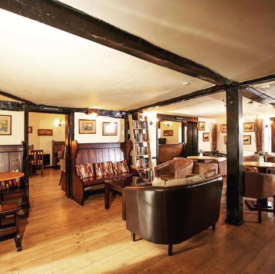The Cock Inn Hotel Sheering  Esterno foto